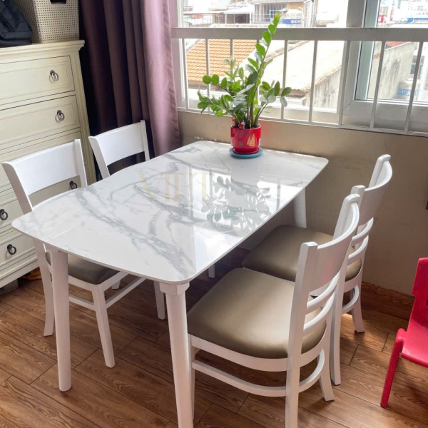 bo-ban-an-4-ghe-cabin-go-cao-su-cao-cap-hien-dai